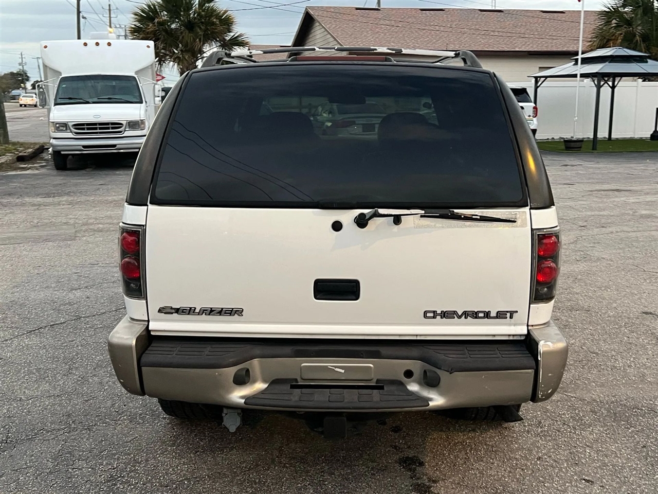 Chevrolet Blazer LT 4-Door 2WD 2000