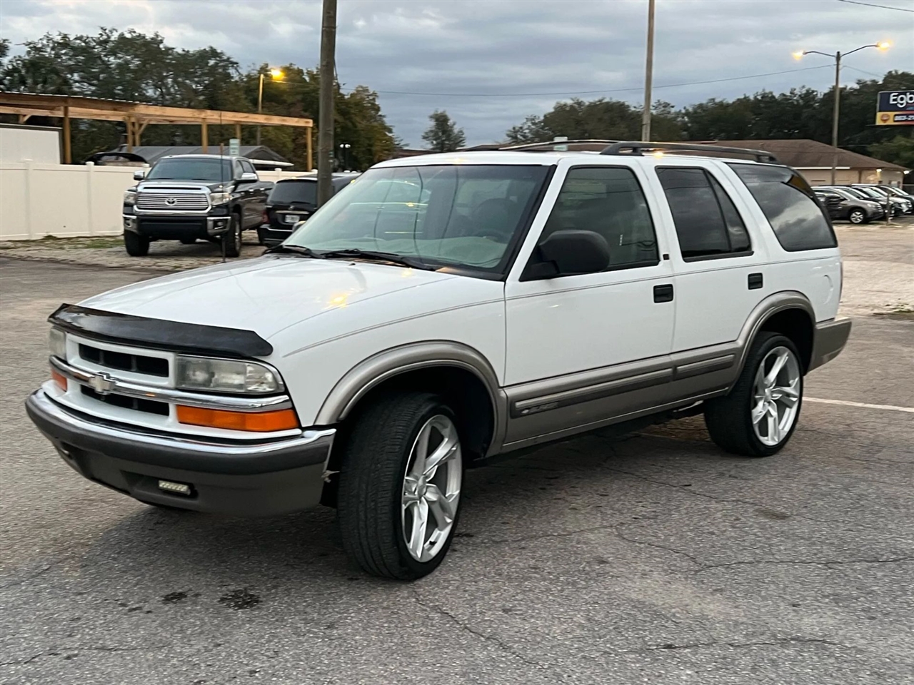 Chevrolet Blazer LT 4-Door 2WD 2000