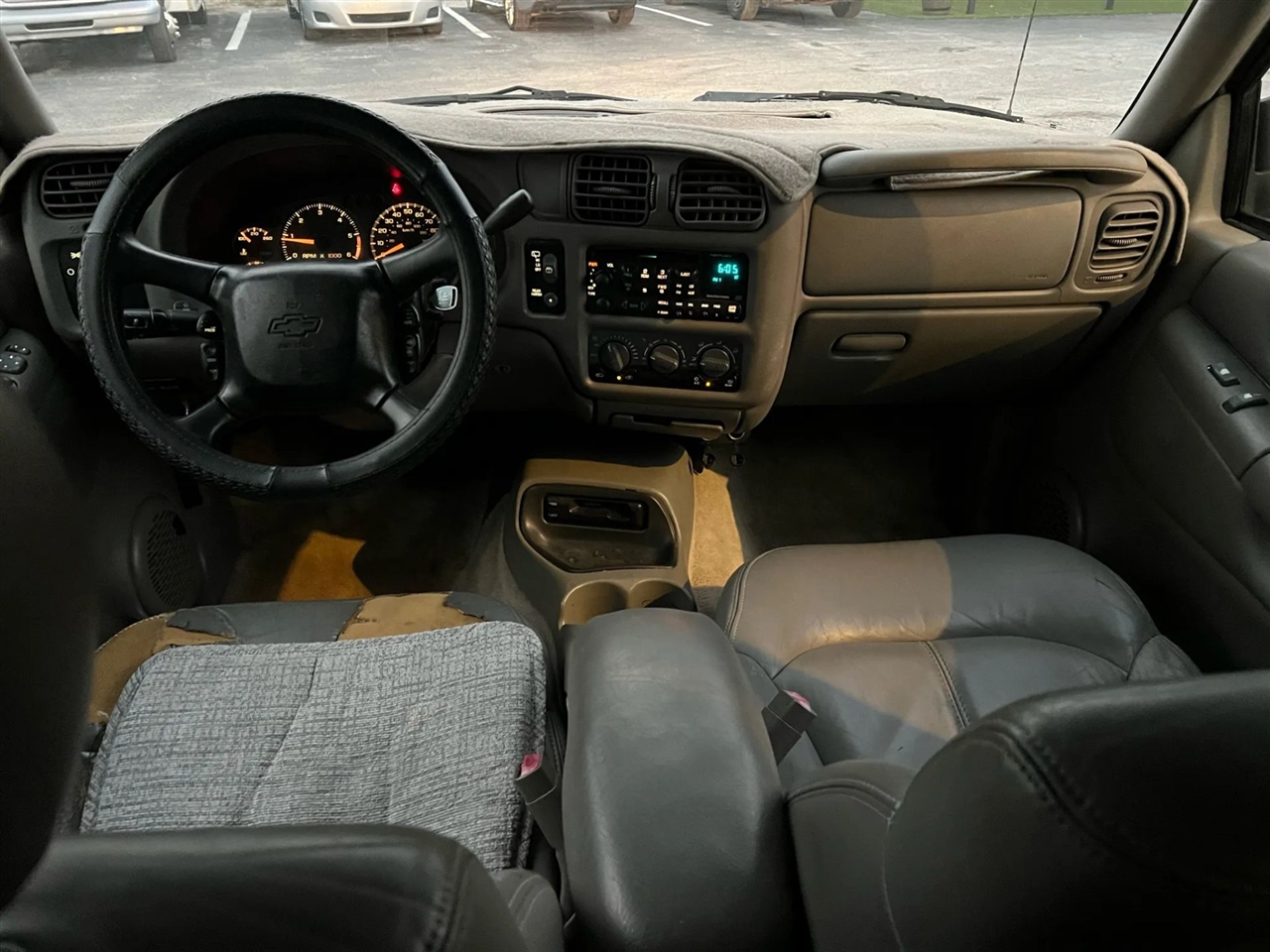 Chevrolet Blazer LT 4-Door 2WD 2000