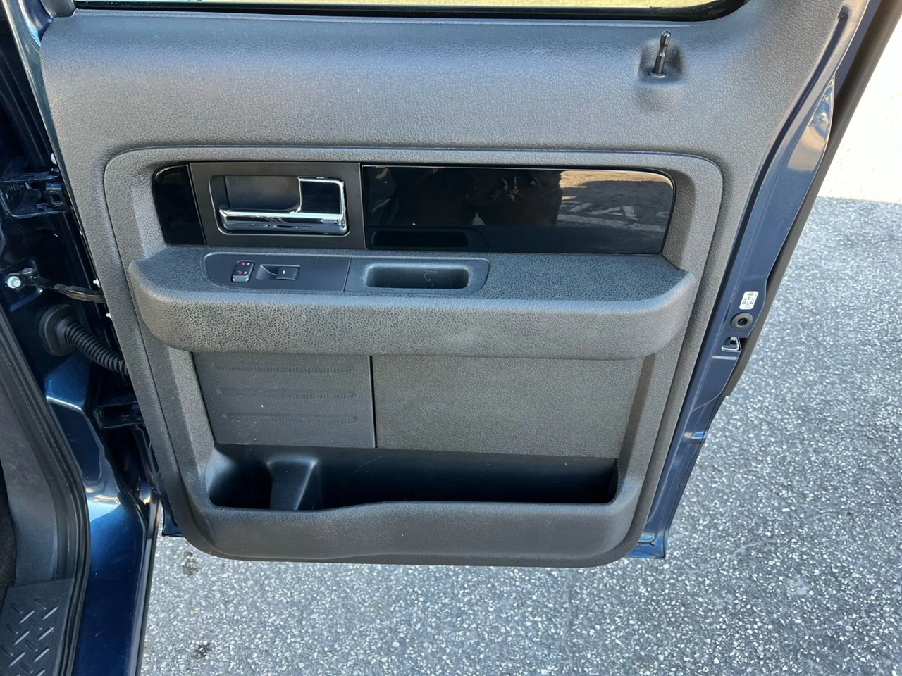 Ford F-150 Limited 4WD SuperCrew 5.5' Box 2014