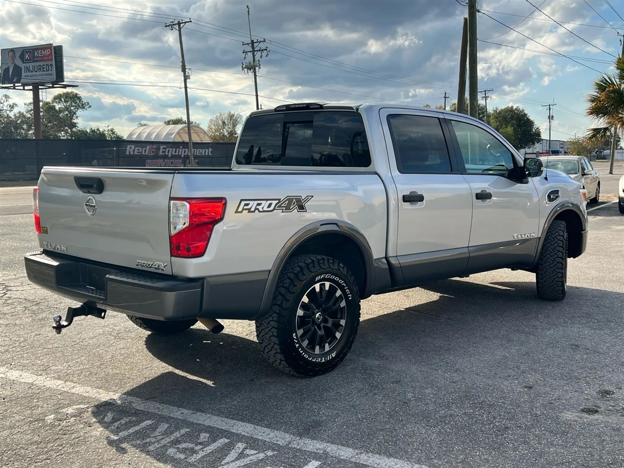 Nissan Titan PRO-4X Crew Cab 4WD 2017