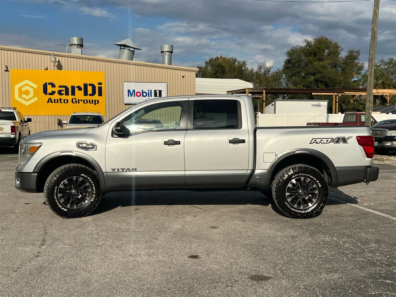 Nissan Titan PRO-4X Crew Cab 4WD 2017
