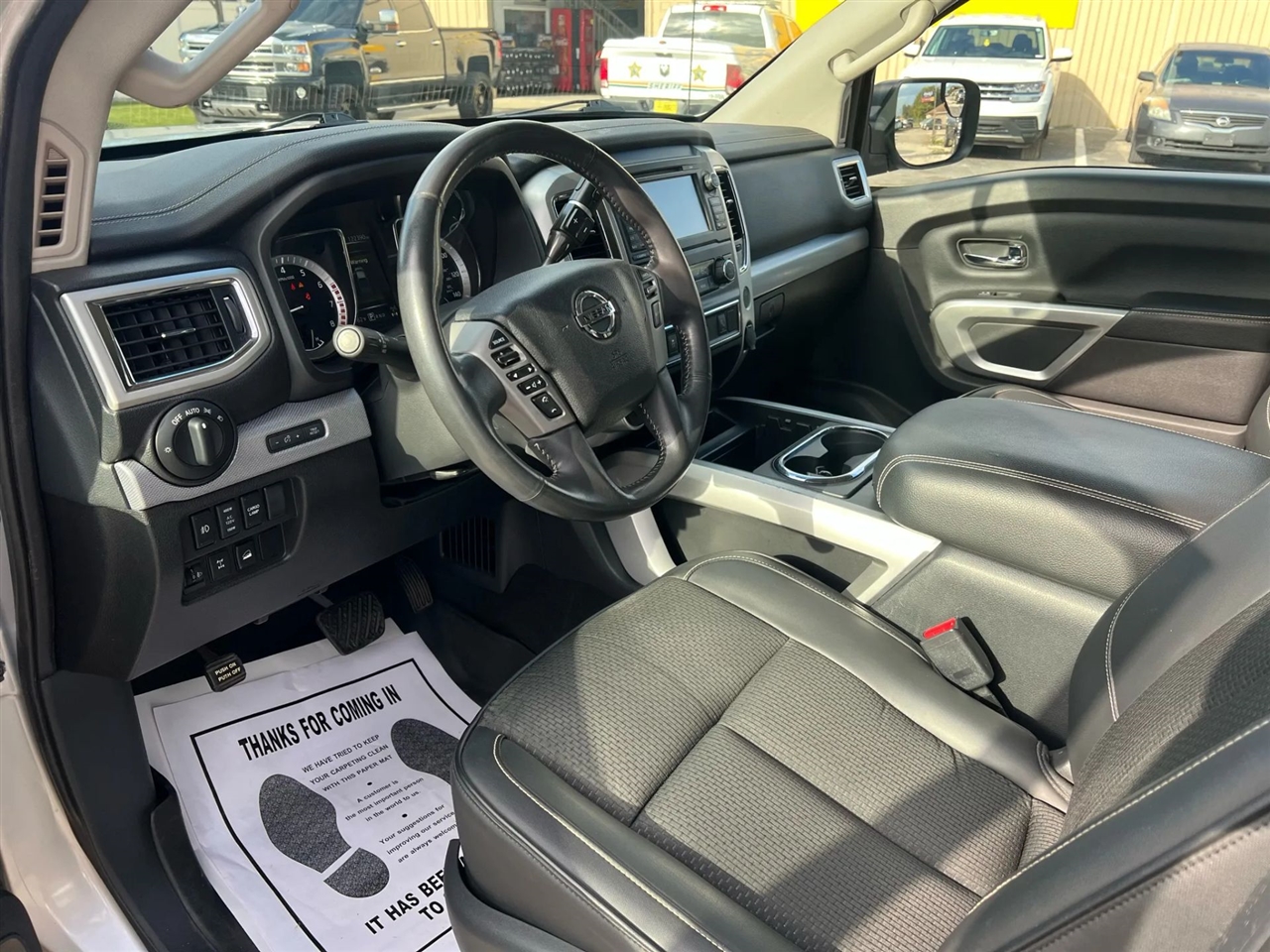 Nissan Titan PRO-4X Crew Cab 4WD 2017