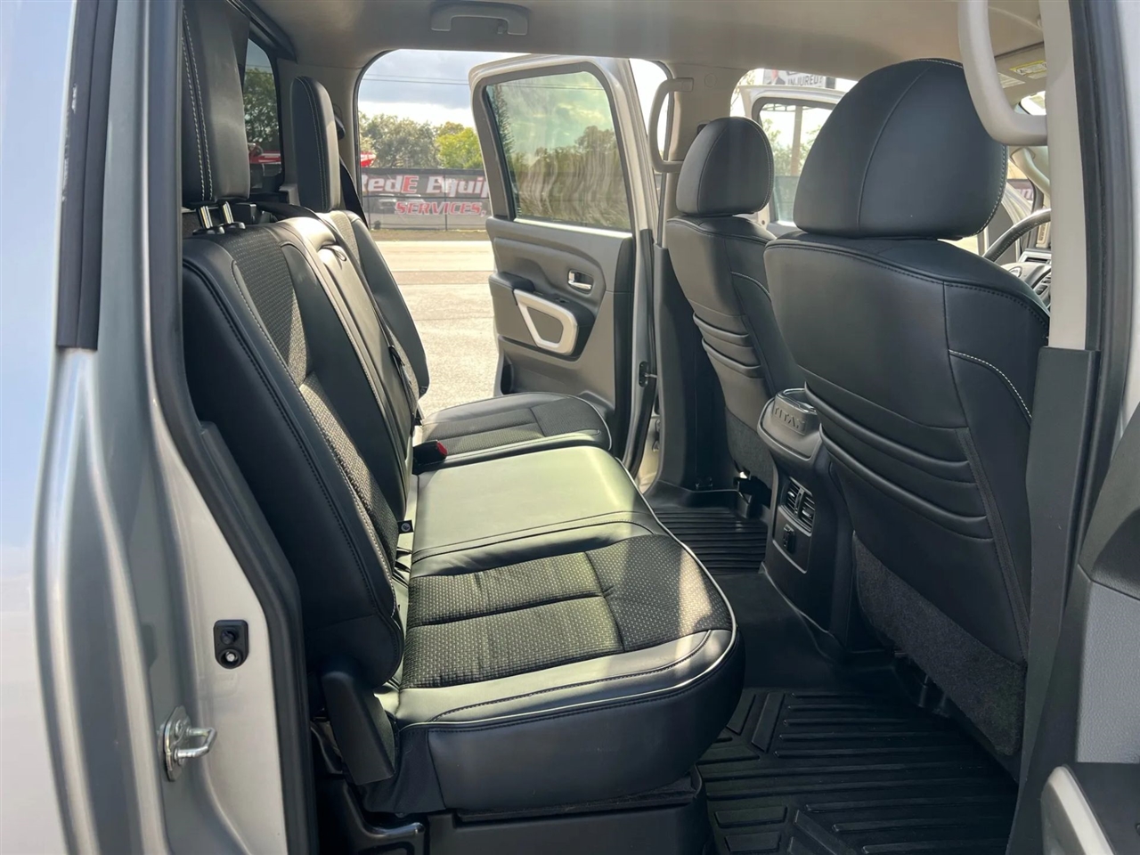 Nissan Titan PRO-4X Crew Cab 4WD 2017