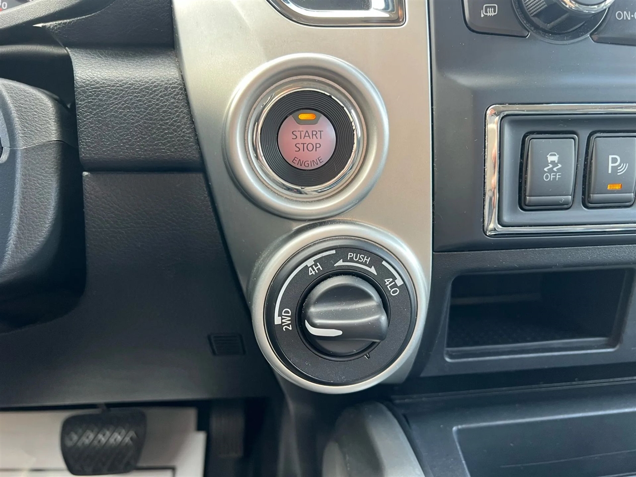 Nissan Titan PRO-4X Crew Cab 4WD 2017