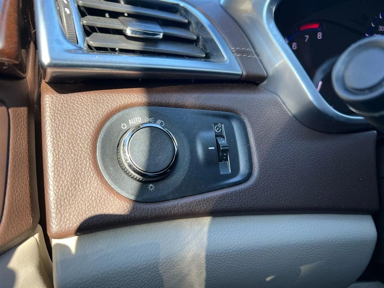 Cadillac SRX Luxury Collection FWD 2015