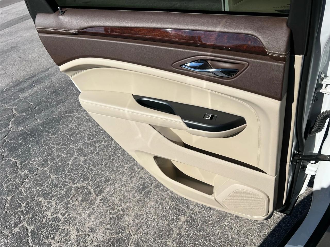 Cadillac SRX Luxury Collection FWD 2015