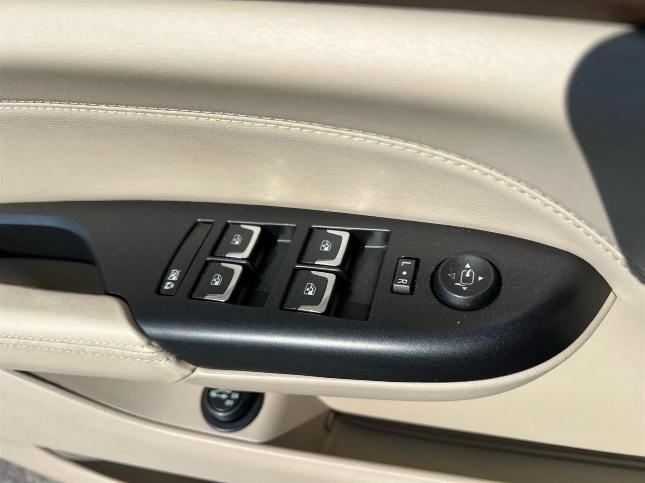 Cadillac SRX Luxury Collection FWD 2015