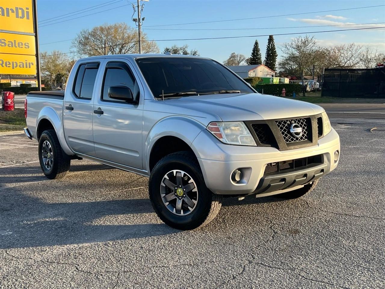 2016 Nissan Frontier SV Crew Cab 2WD