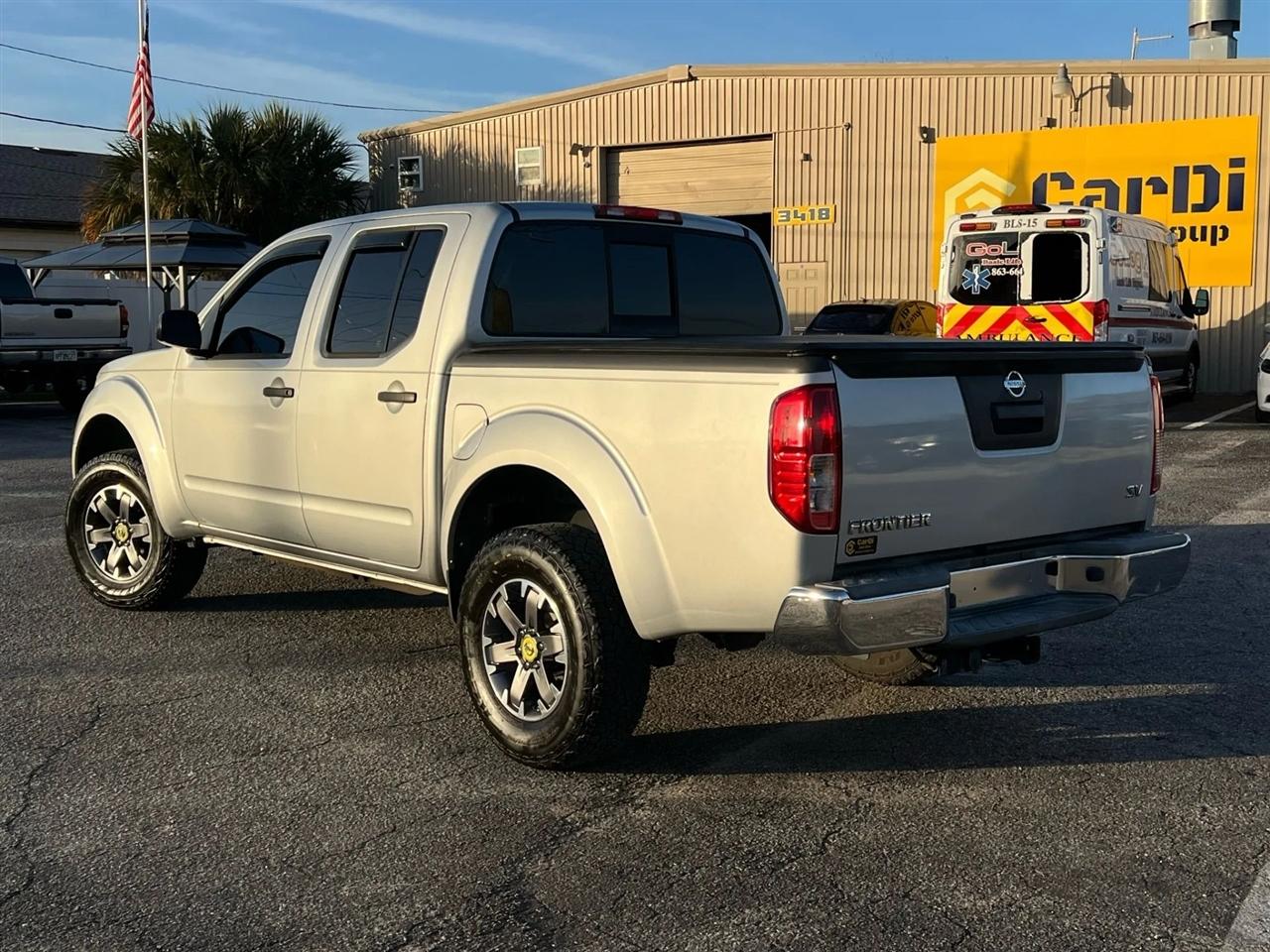 Nissan Frontier SV Crew Cab 2WD 2016