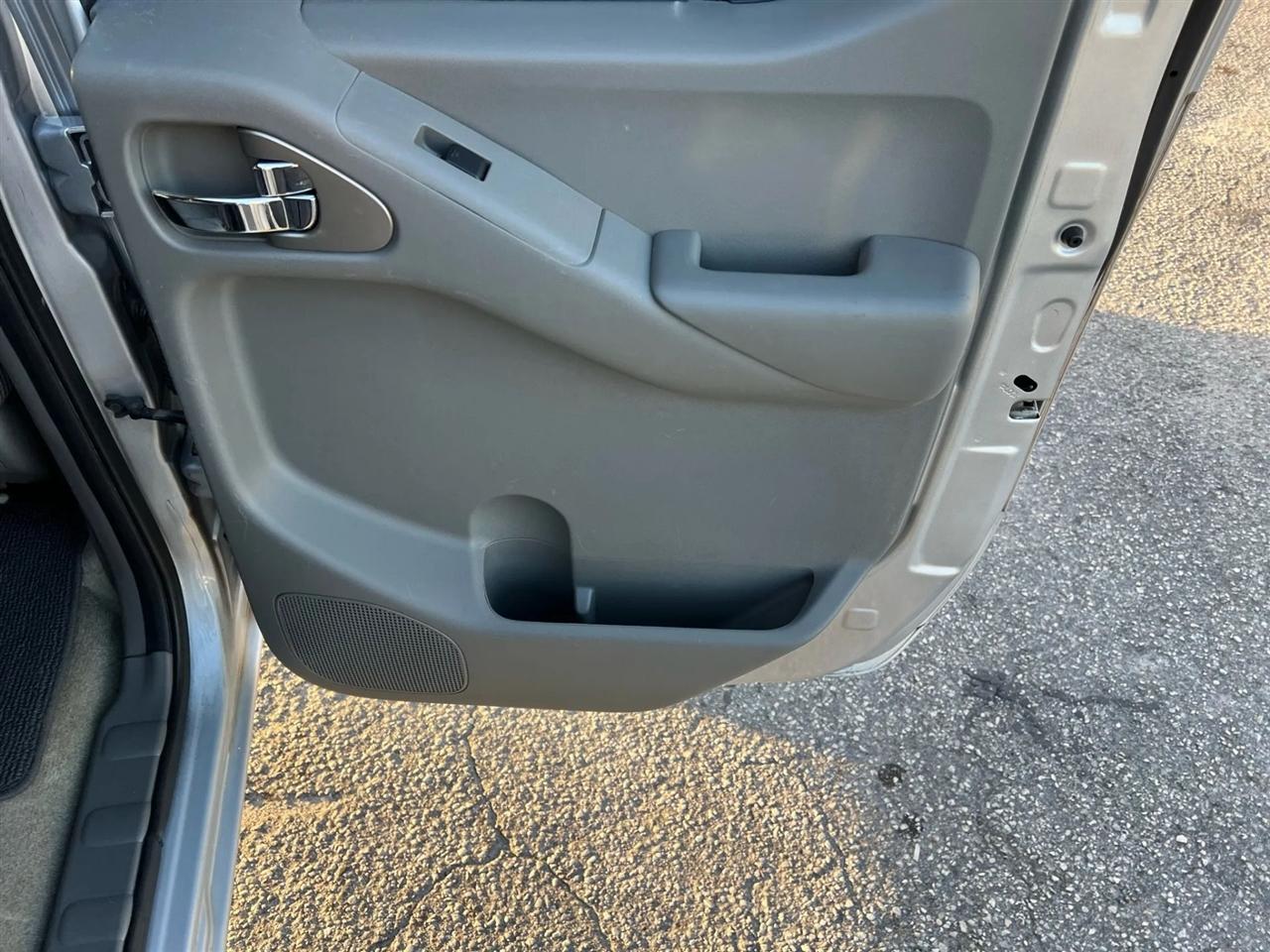 Nissan Frontier SV Crew Cab 2WD 2016