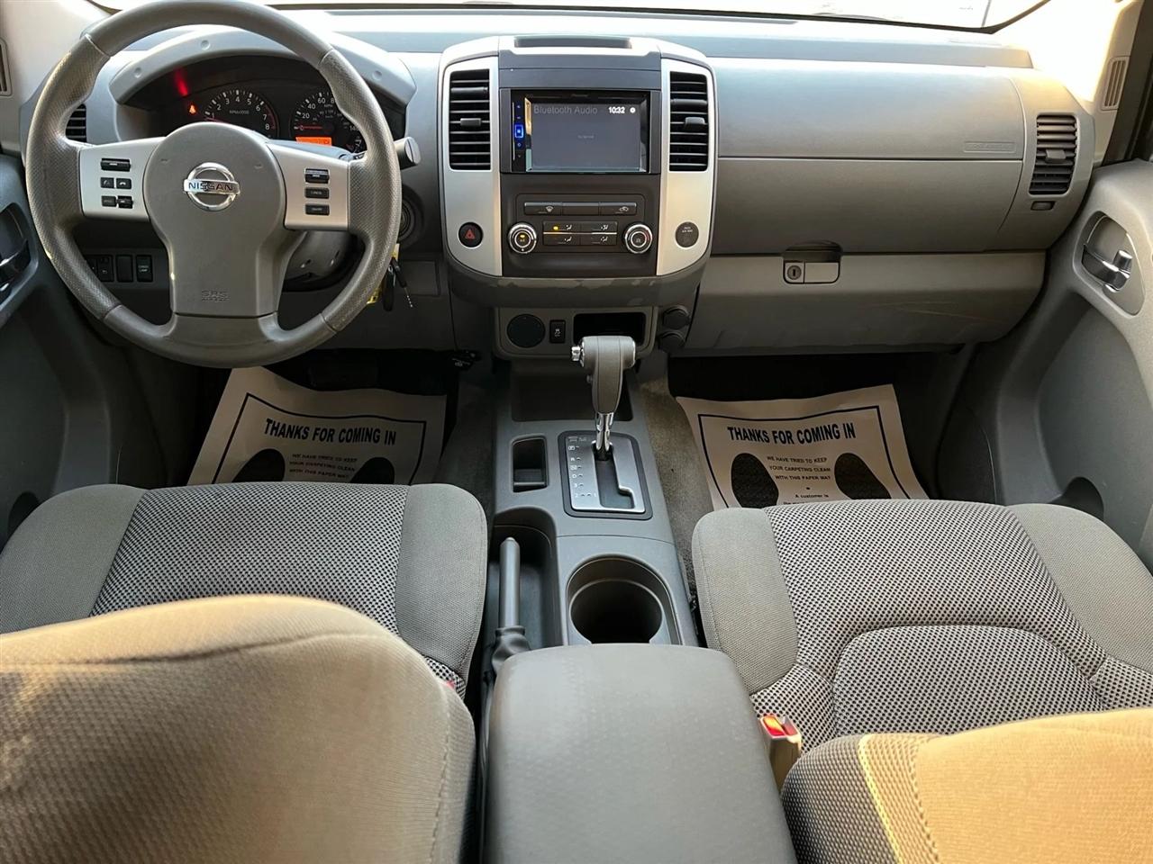 Nissan Frontier SV Crew Cab 2WD 2016