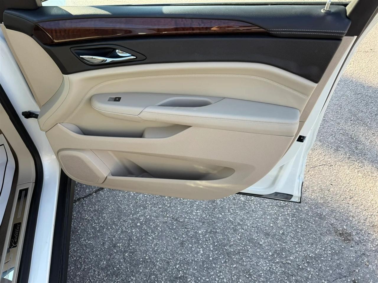 Cadillac SRX Luxury Collection 2010