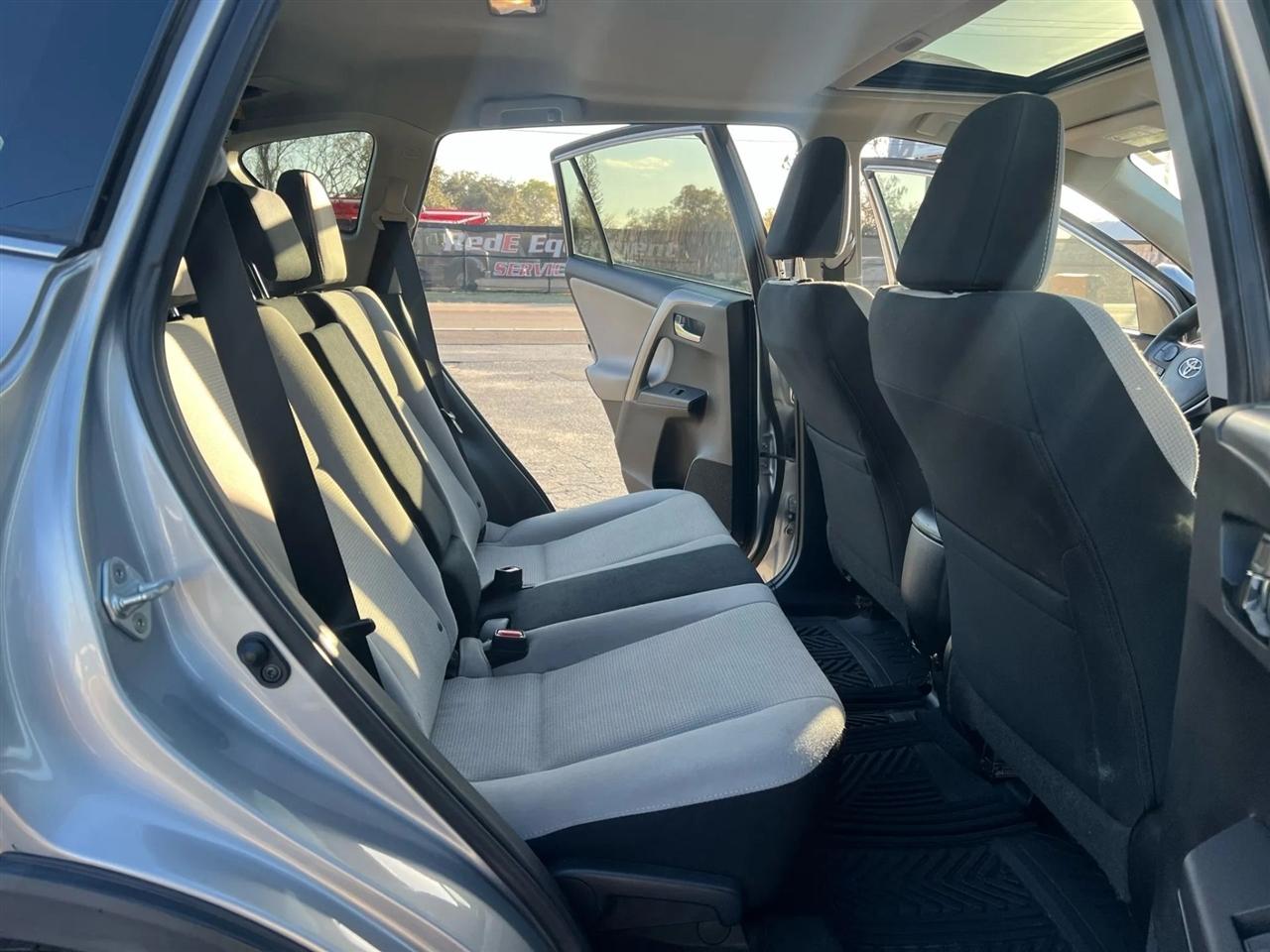 Toyota RAV4 XLE AWD 2016