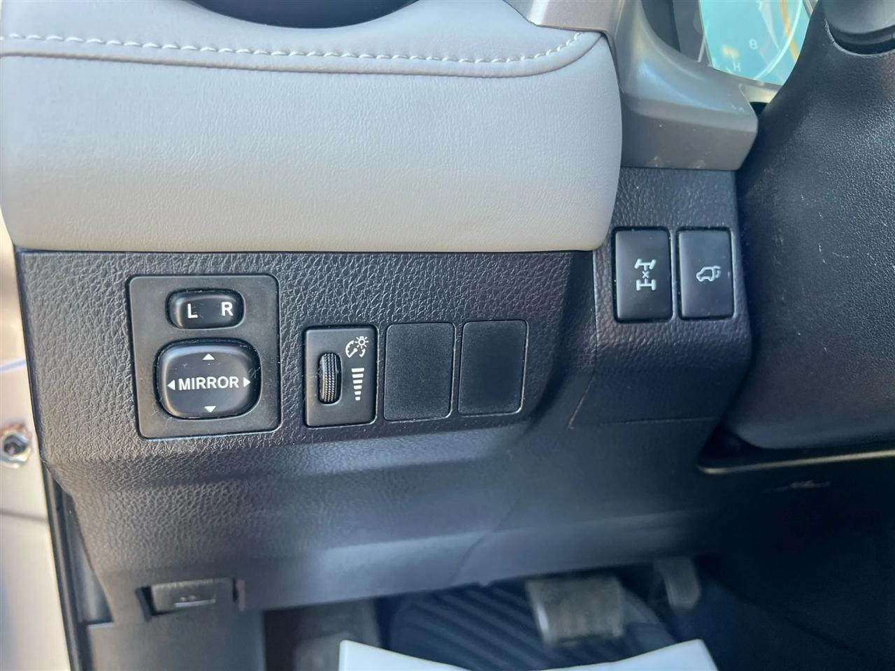 Toyota RAV4 XLE AWD 2016