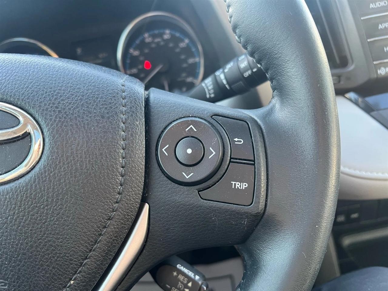 Toyota RAV4 XLE AWD 2016