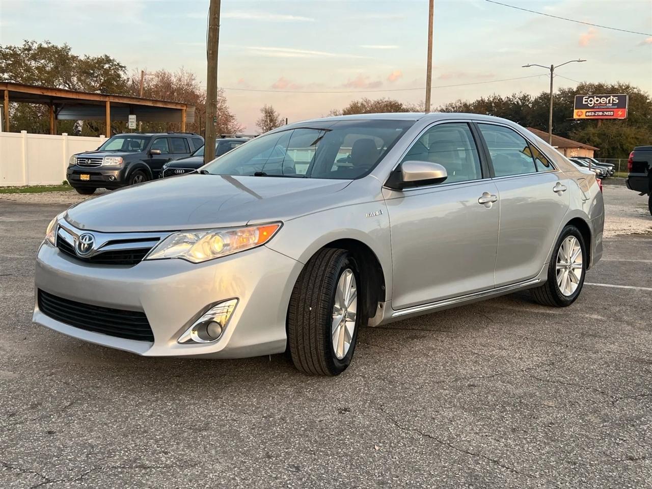 Toyota Camry Hybrid XLE 2014