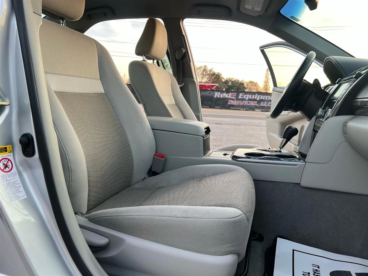 Toyota Camry Hybrid XLE 2014