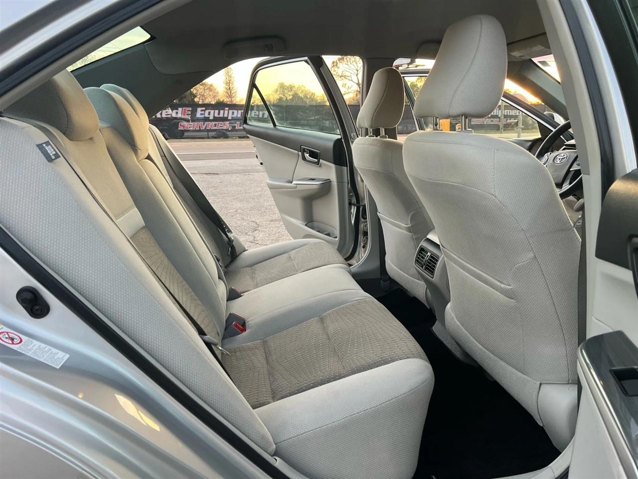 Toyota Camry Hybrid XLE 2014