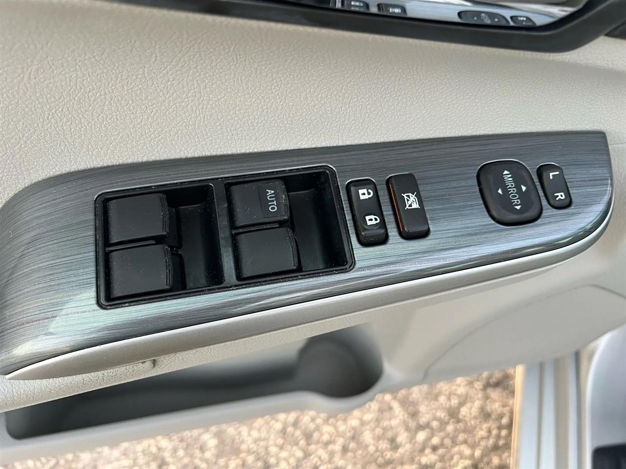 Toyota Camry Hybrid XLE 2014