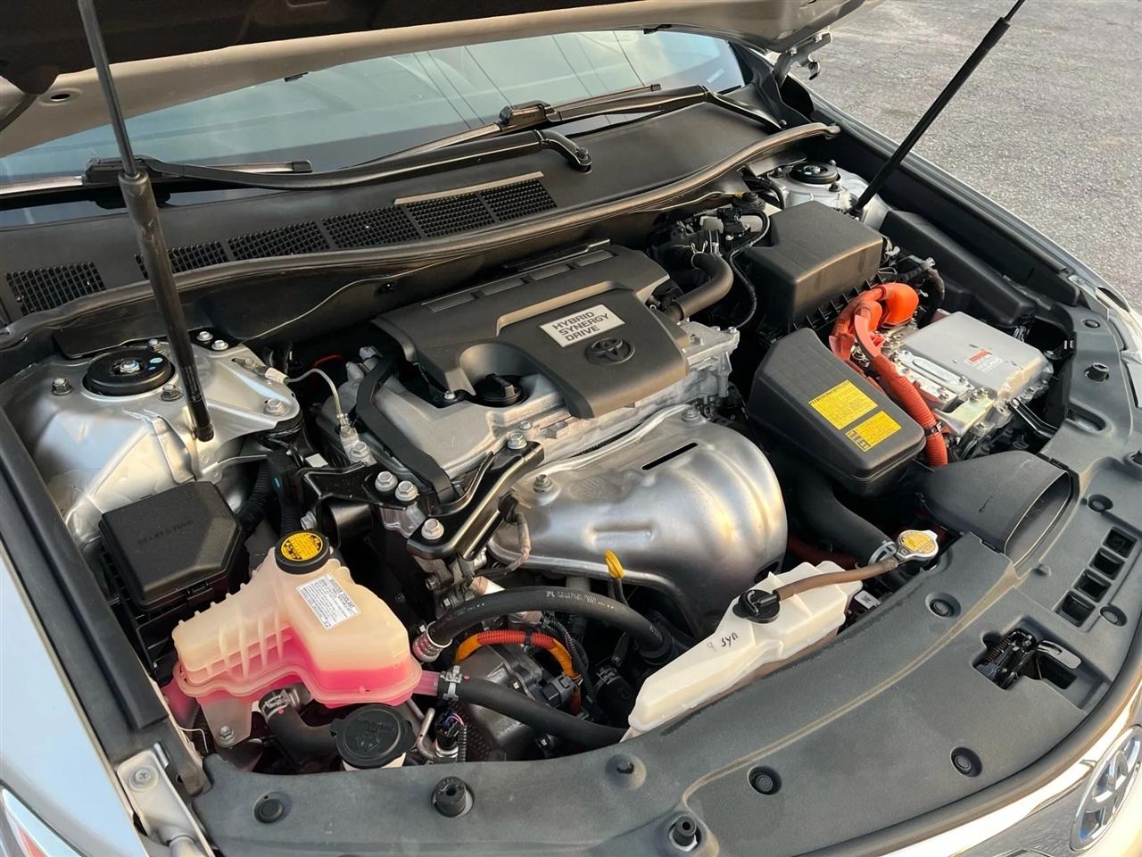 Toyota Camry Hybrid XLE 2014