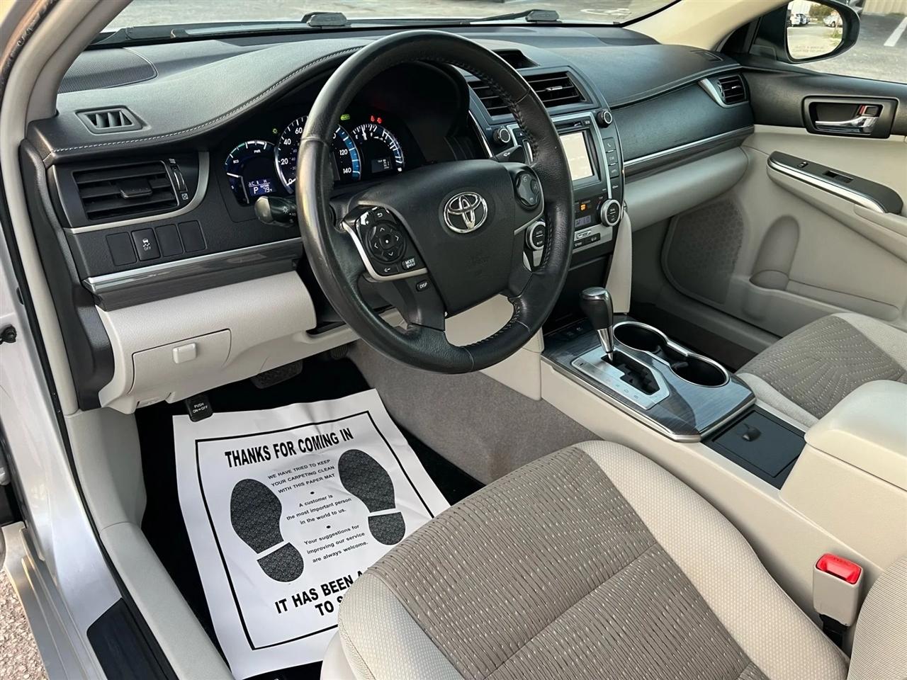 Toyota Camry Hybrid XLE 2014