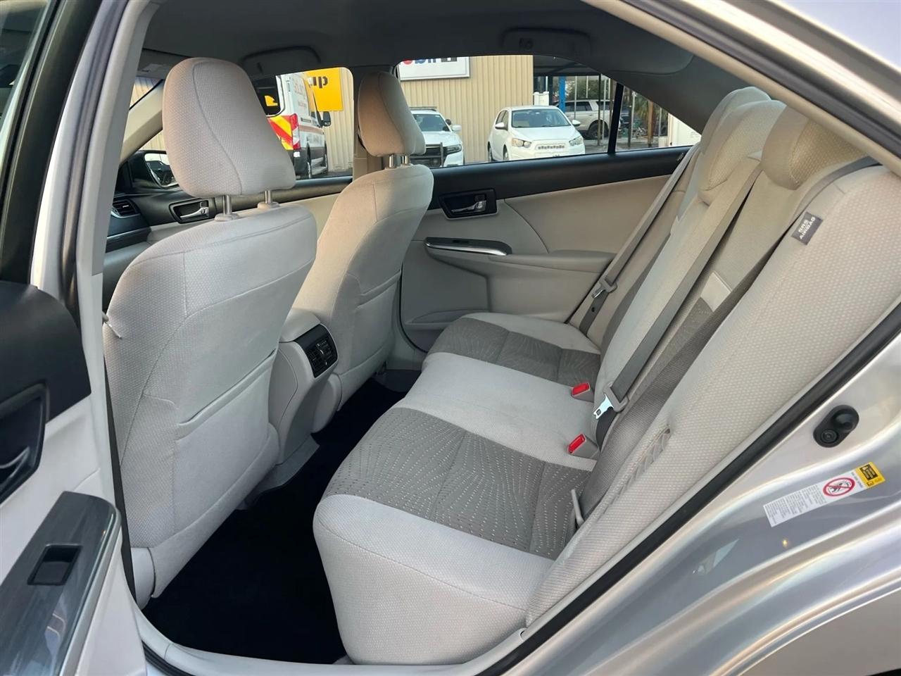 Toyota Camry Hybrid XLE 2014