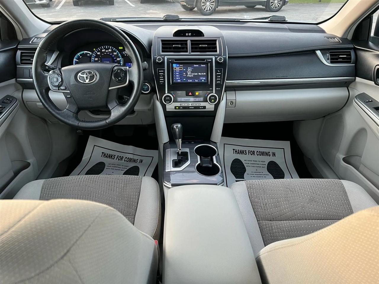 Toyota Camry Hybrid XLE 2014