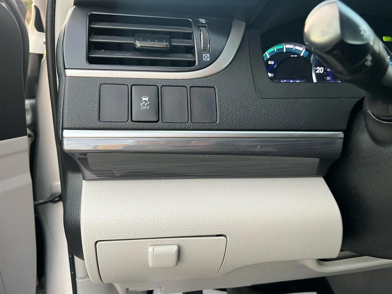 Toyota Camry Hybrid XLE 2014