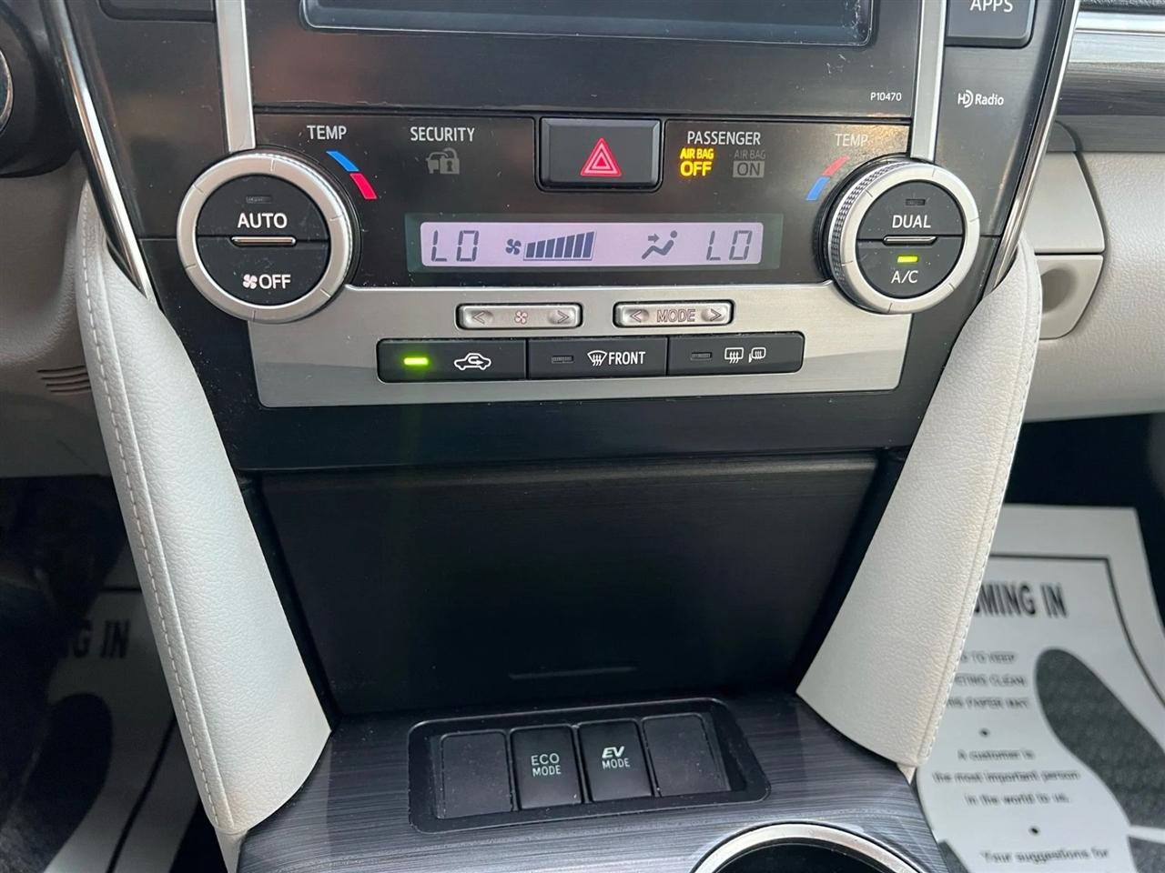 Toyota Camry Hybrid XLE 2014