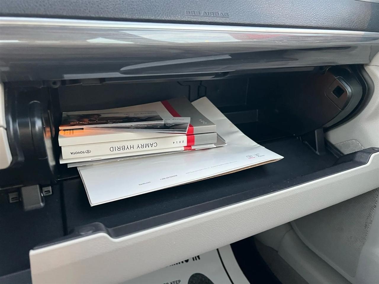 Toyota Camry Hybrid XLE 2014