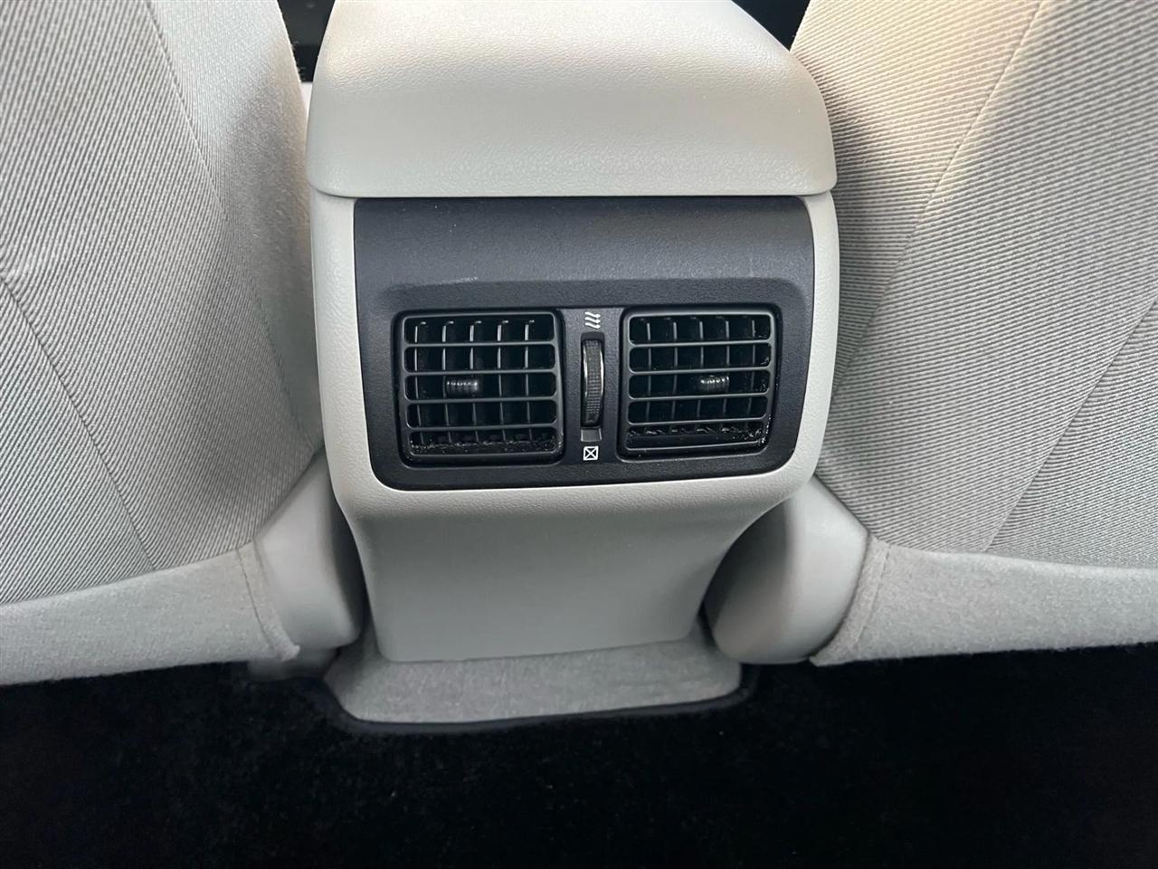 Toyota Camry Hybrid XLE 2014