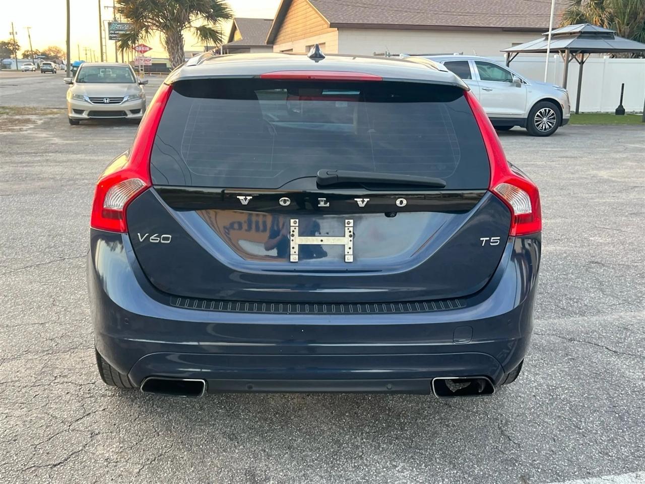 Volvo V60 T5 Drive-E Platinum FWD 2015