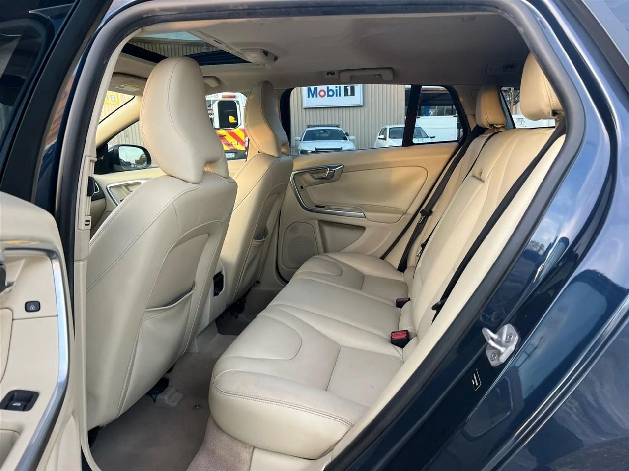 Volvo V60 T5 Drive-E Platinum FWD 2015