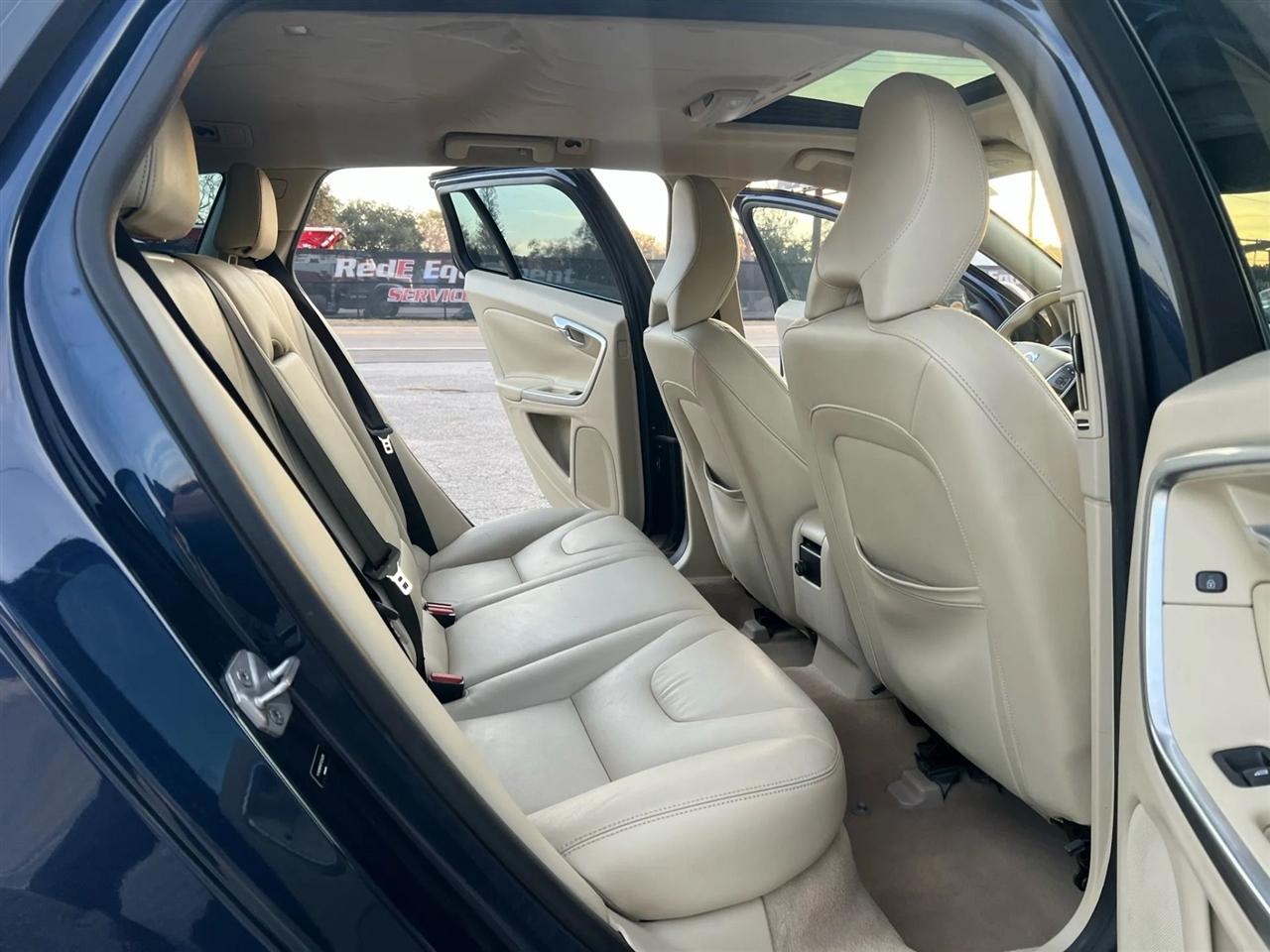 Volvo V60 T5 Drive-E Platinum FWD 2015