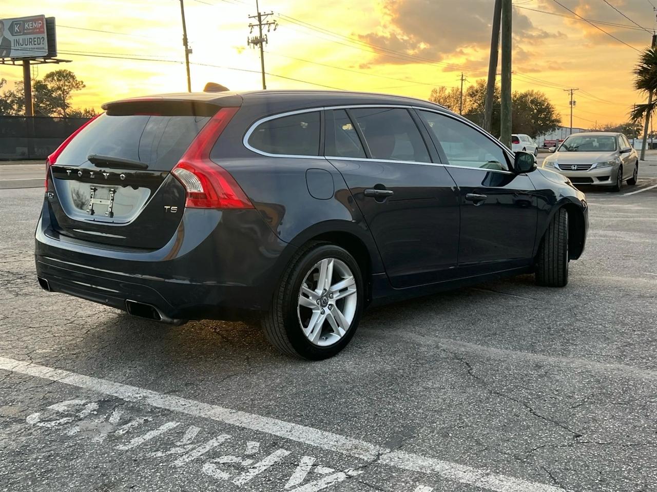 Volvo V60 T5 Drive-E Platinum FWD 2015
