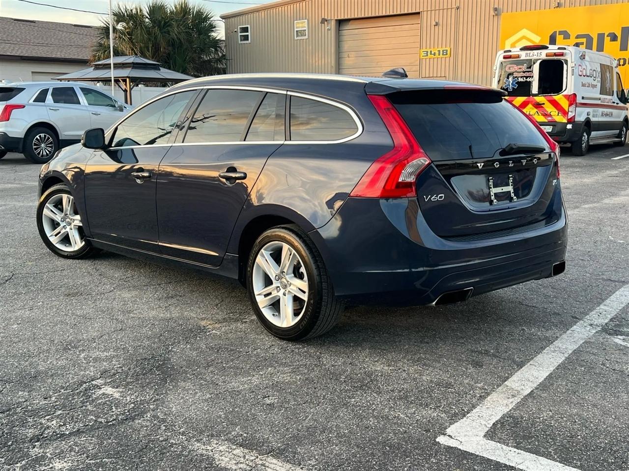 Volvo V60 T5 Drive-E Platinum FWD 2015