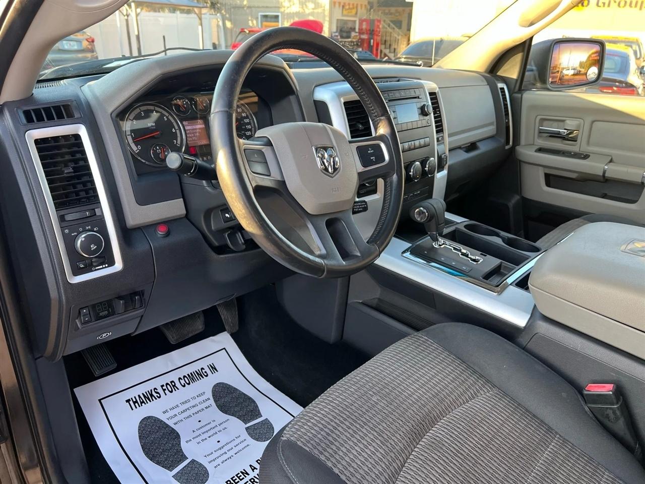 RAM 1500 SLT Crew Cab 4WD 2010