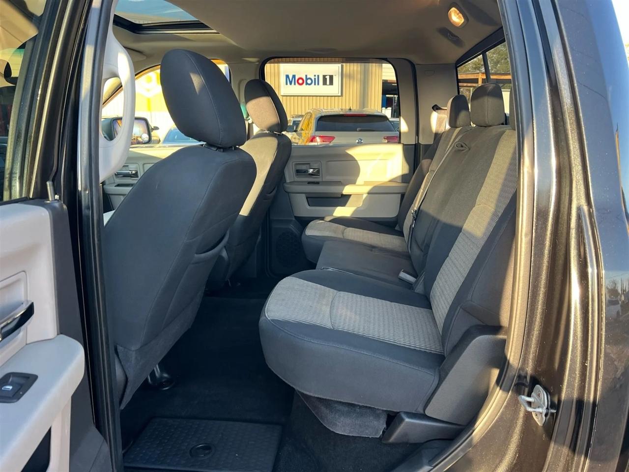 RAM 1500 SLT Crew Cab 4WD 2010