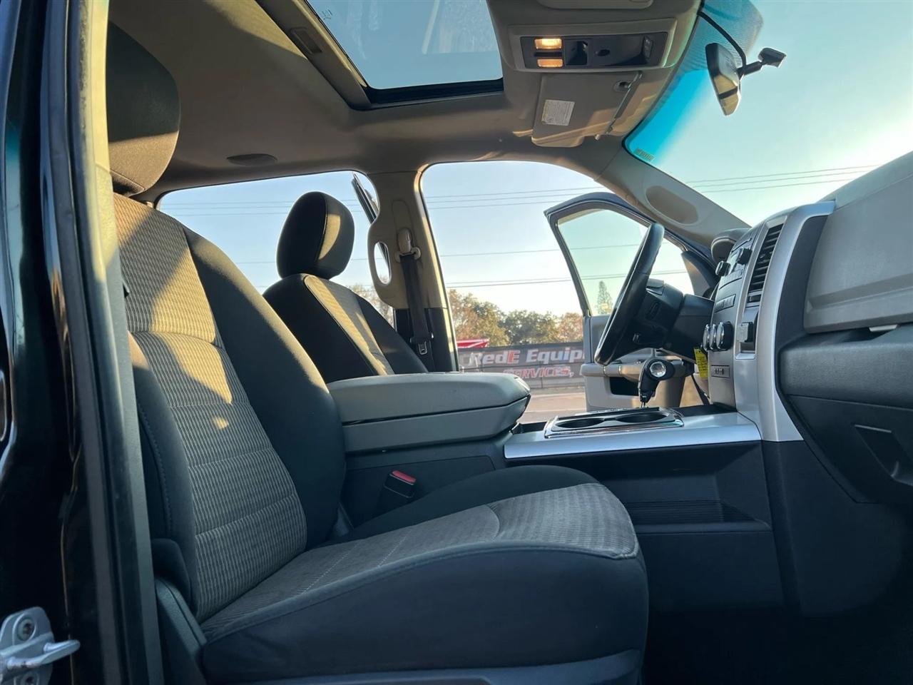 RAM 1500 SLT Crew Cab 4WD 2010