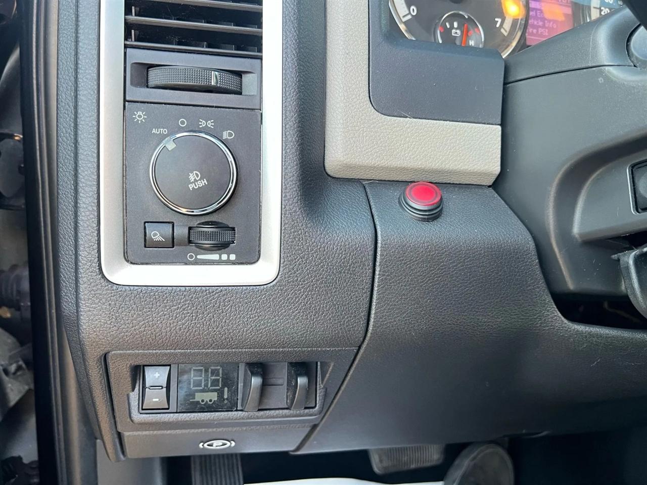 RAM 1500 SLT Crew Cab 4WD 2010