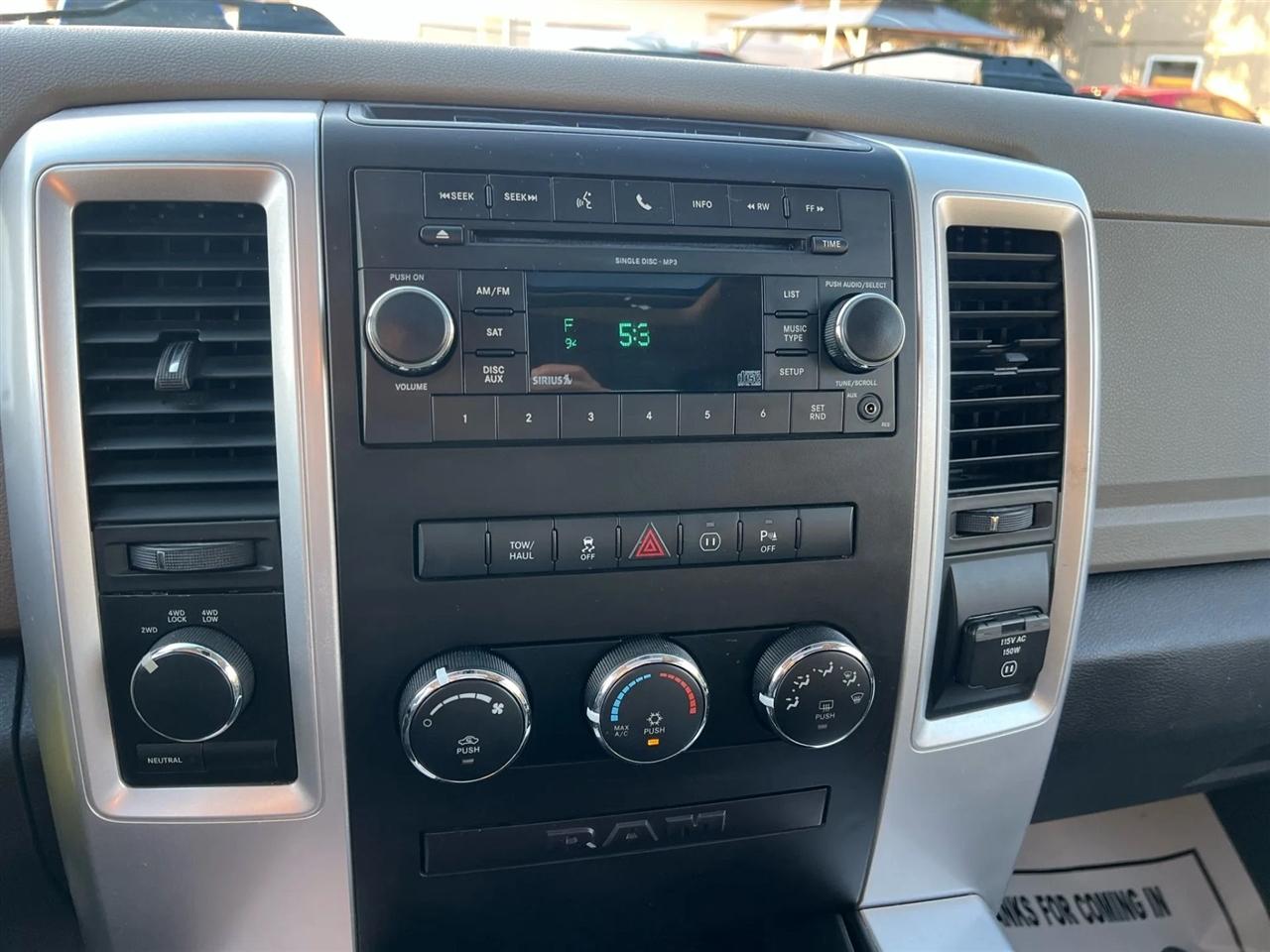 RAM 1500 SLT Crew Cab 4WD 2010