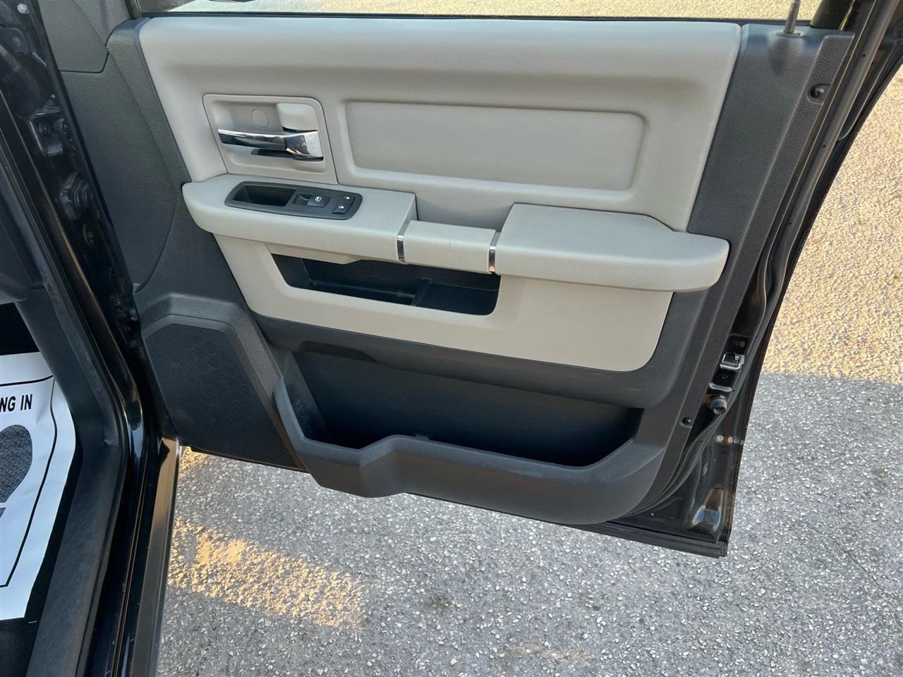 RAM 1500 SLT Crew Cab 4WD 2010