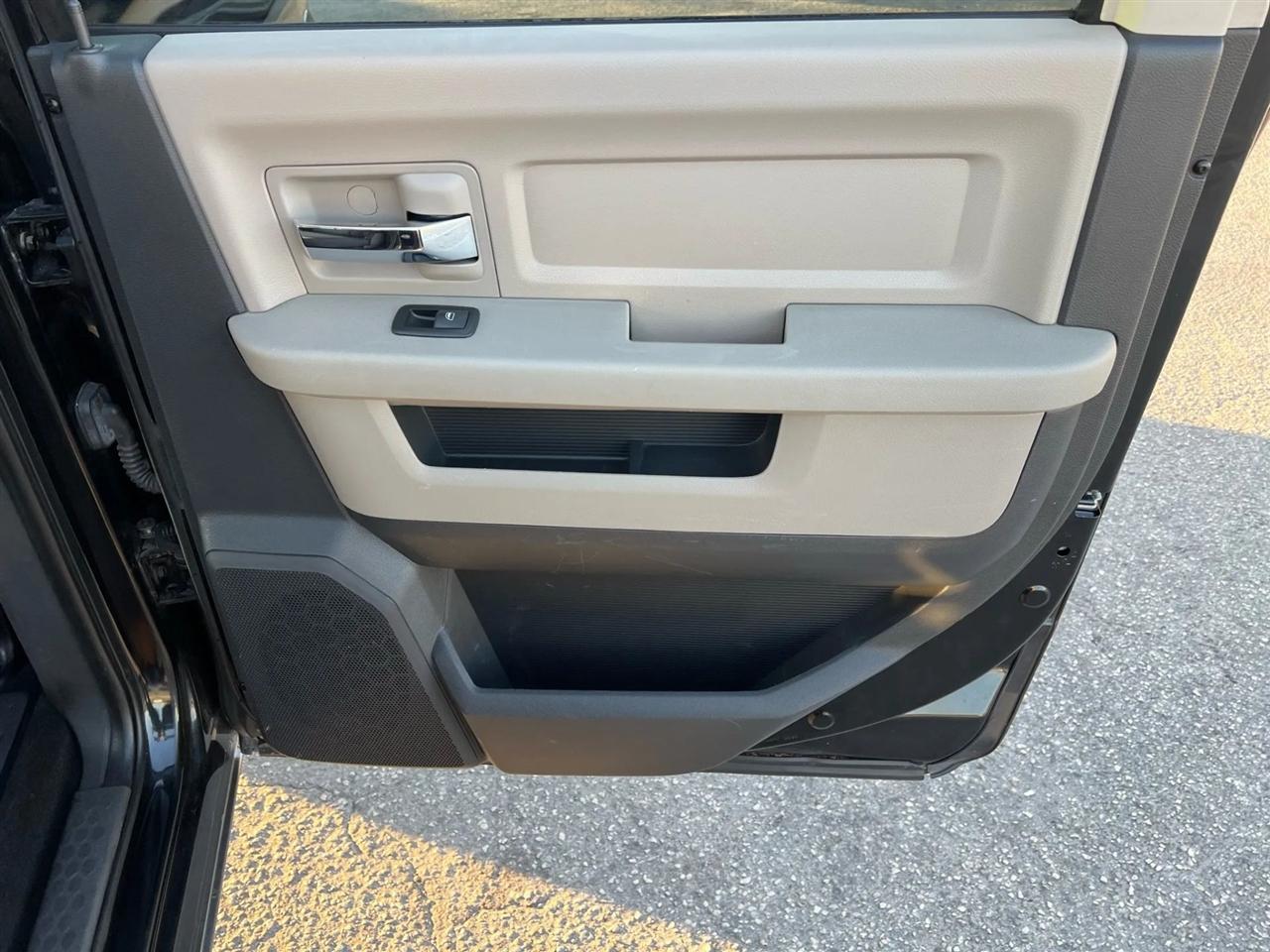 RAM 1500 SLT Crew Cab 4WD 2010