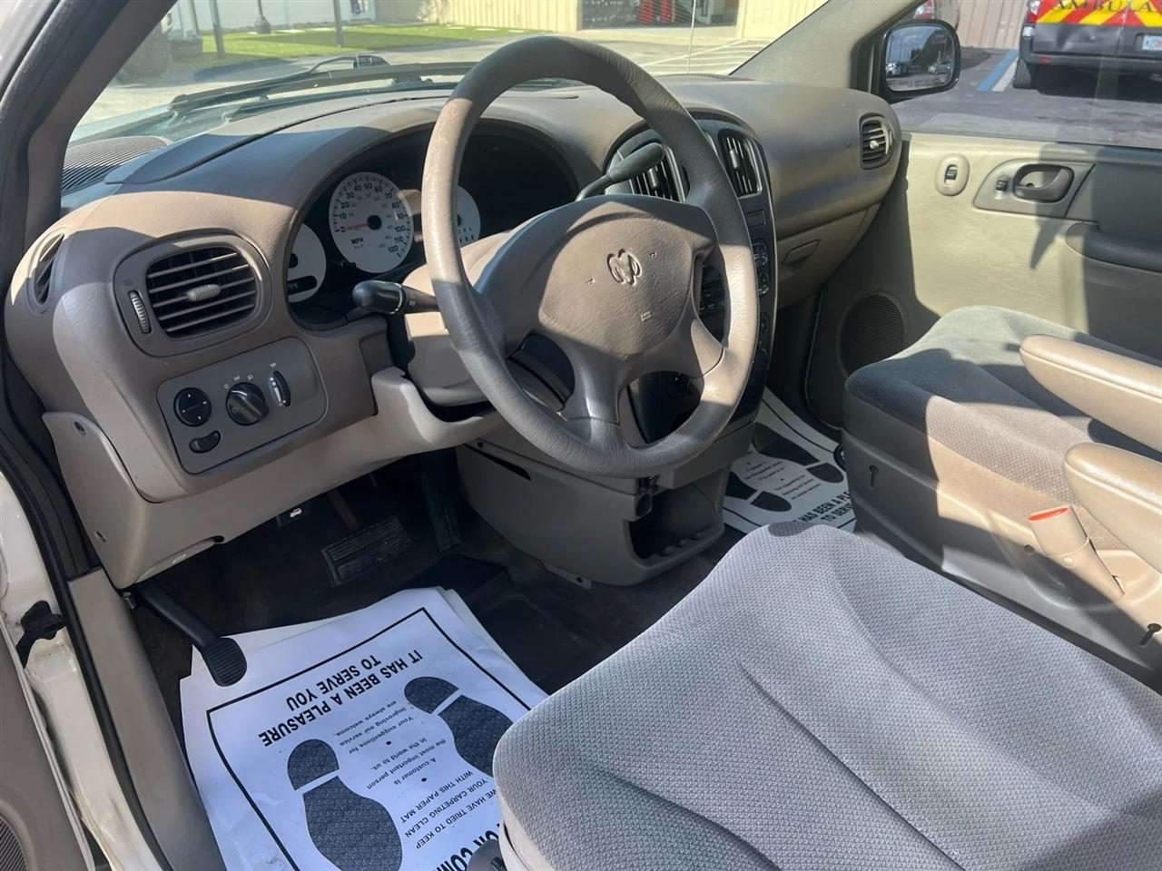 Dodge Caravan SE 2003