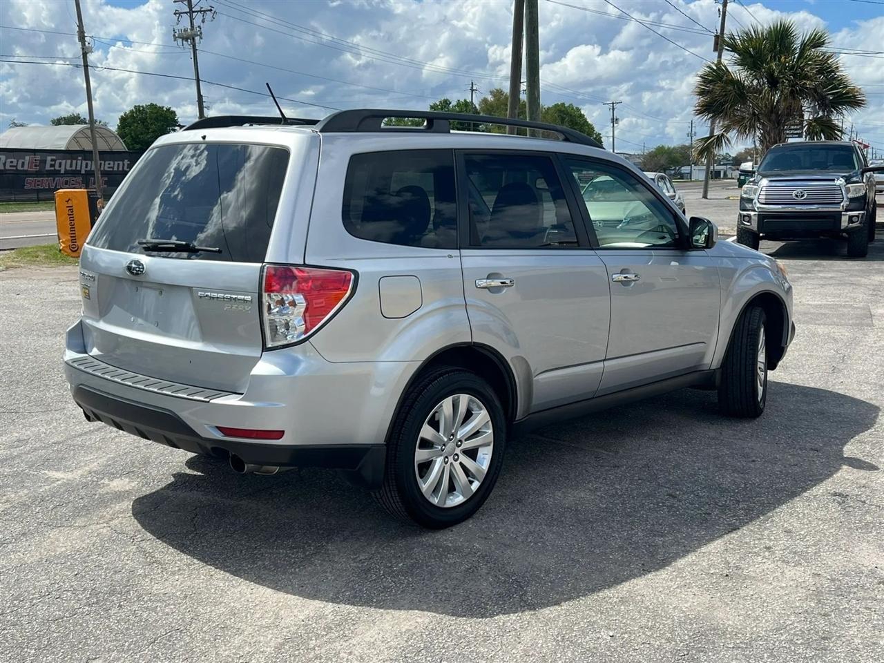 Subaru Forester 2.5X Premium 2012