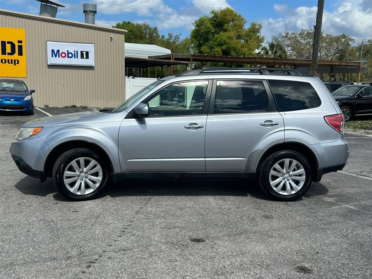 Subaru Forester 2.5X Premium 2012