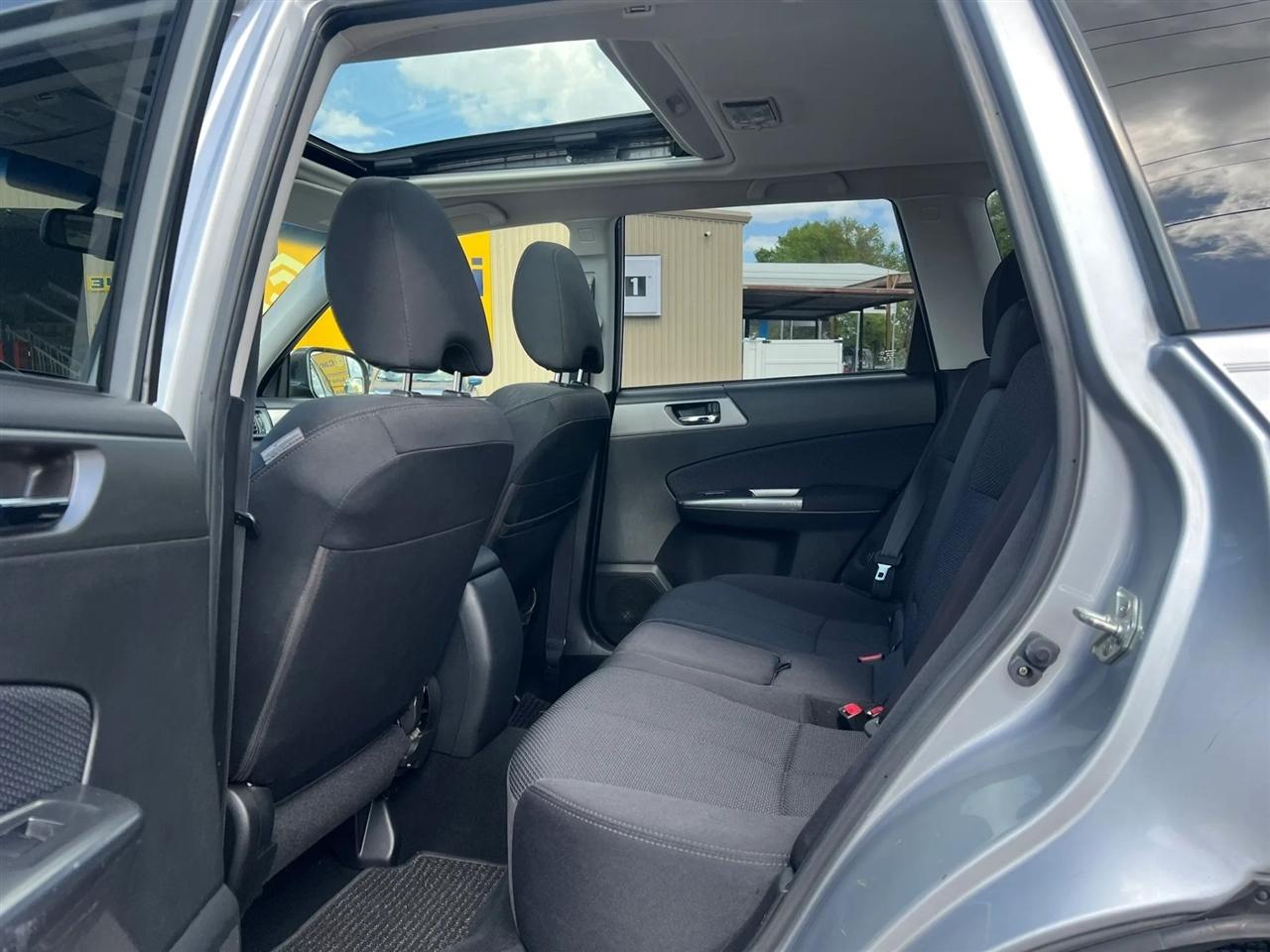 Subaru Forester 2.5X Premium 2012