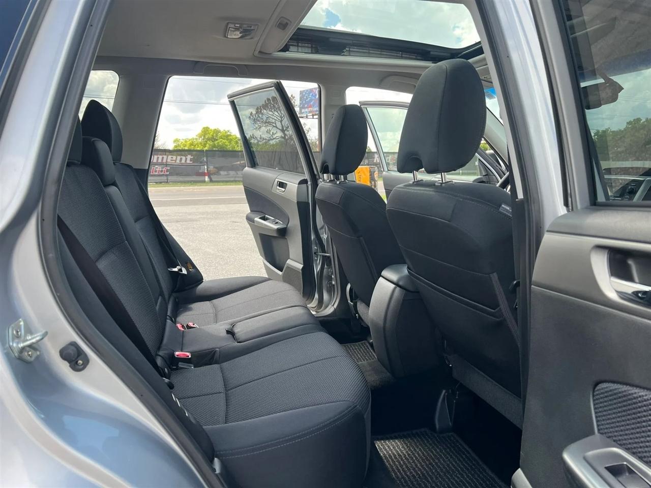 Subaru Forester 2.5X Premium 2012