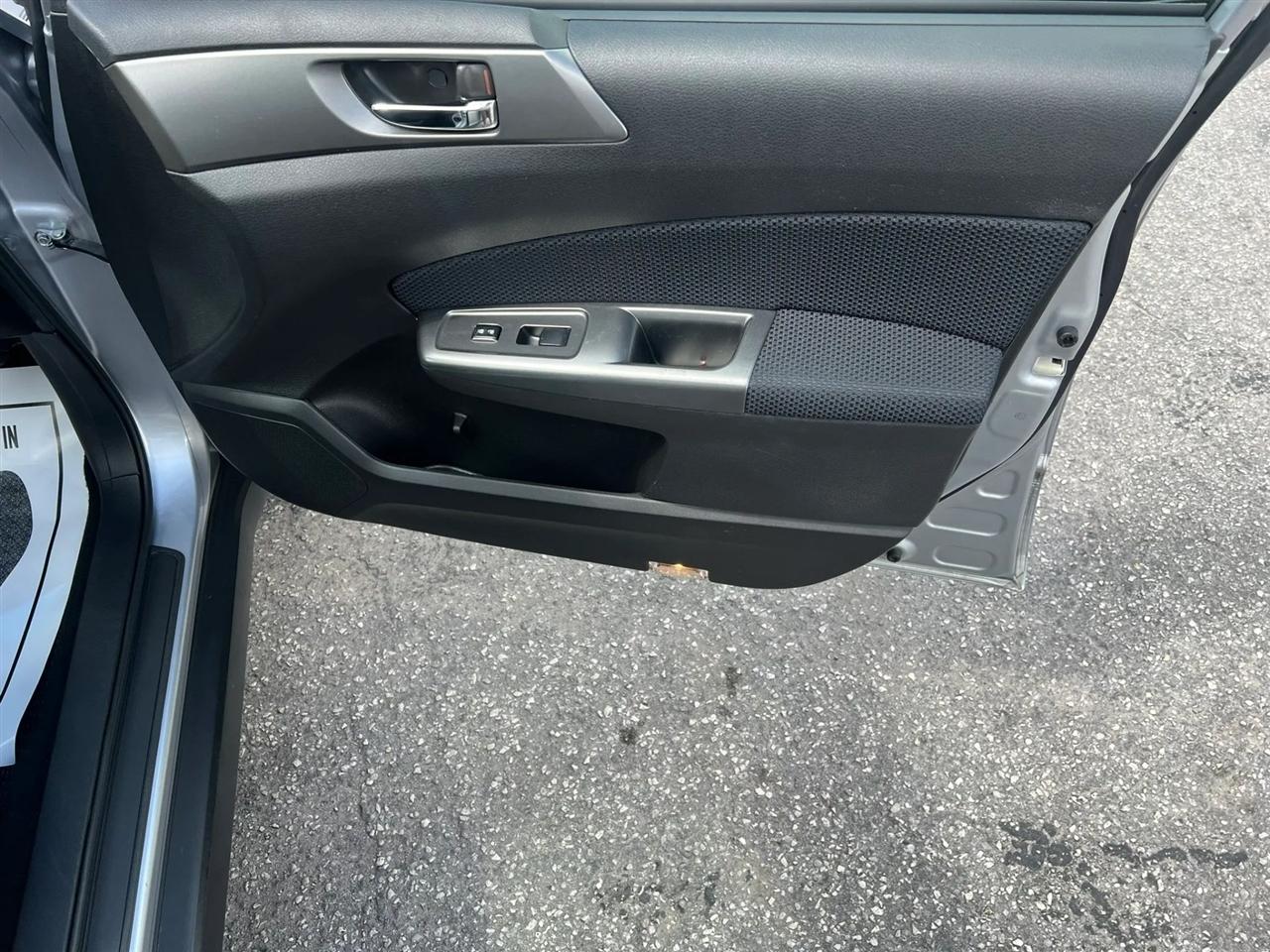 Subaru Forester 2.5X Premium 2012